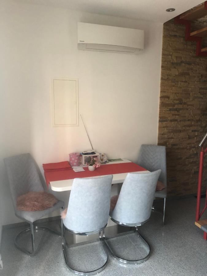 Station1 Villa Westhofen ภายนอก รูปภาพ